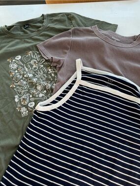 Bundle of 2 short sleeve tees and 1 tank top Sizes Large & XL